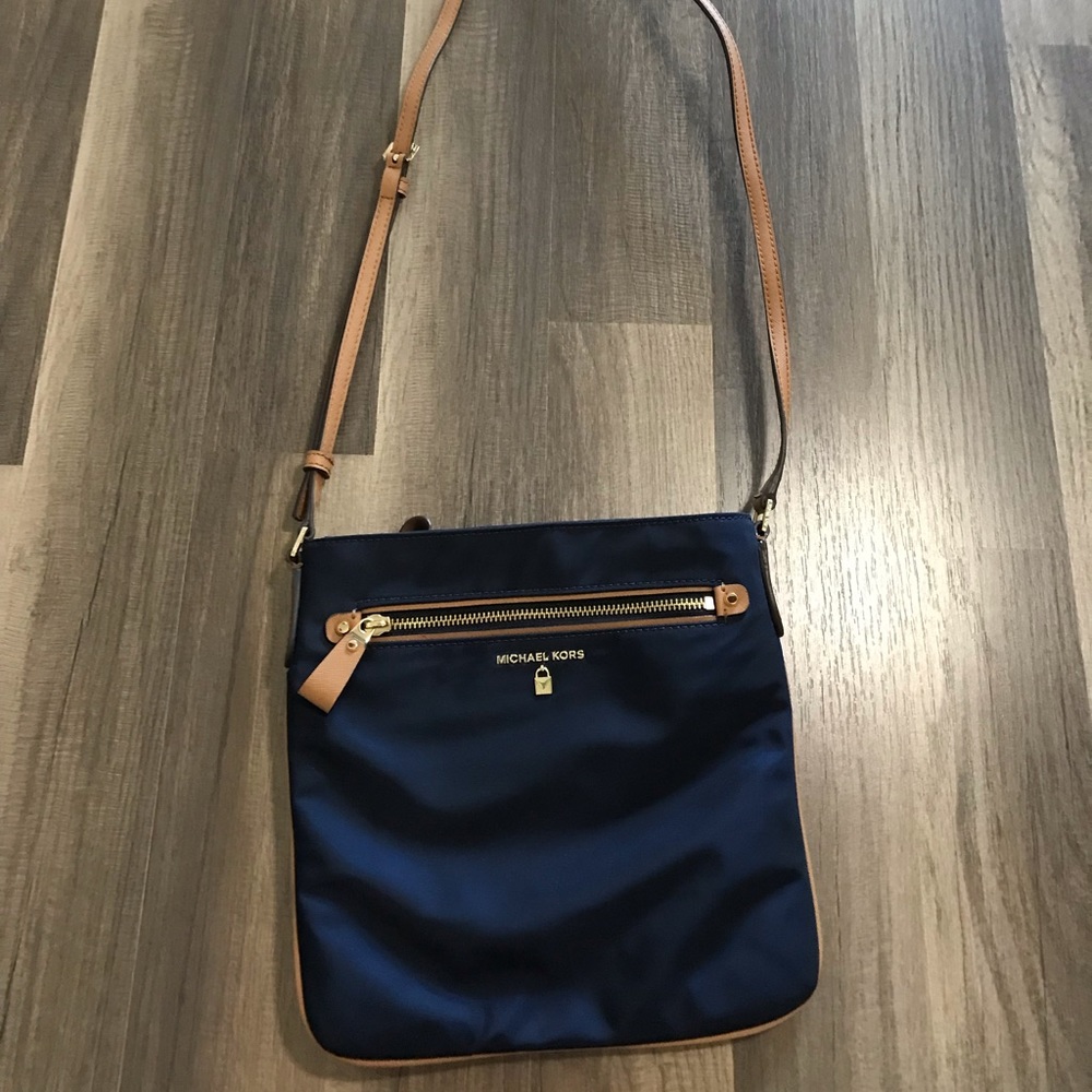 Micheal Kors Kelsey Large Crossbody NWOT - Picture 2 of 7